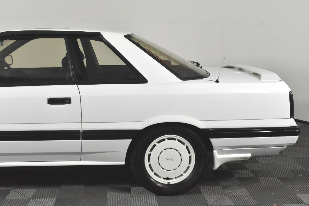 1987 Nissan Skyline GTS-X Coupe white unrestored Australia (17).jpg