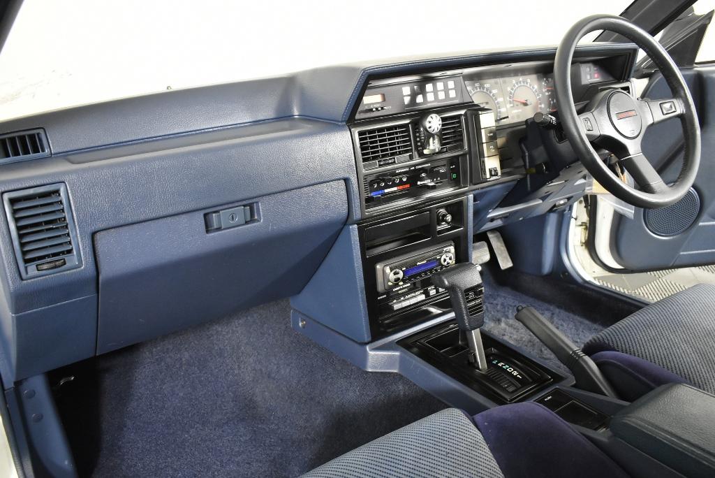 1987 Nissan Skyline GTS-X Coupe white unrestored Australia (45).jpg