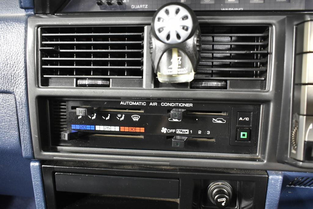 1987 Nissan Skyline GTS-X Coupe white unrestored Australia (50).jpg