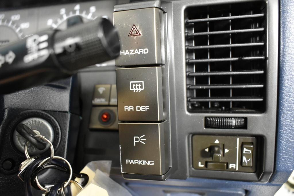 1987 Nissan Skyline GTS-X Coupe white unrestored Australia (53).jpg