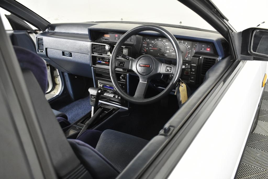 1987 Nissan Skyline GTS-X Coupe white unrestored Australia (59).jpg