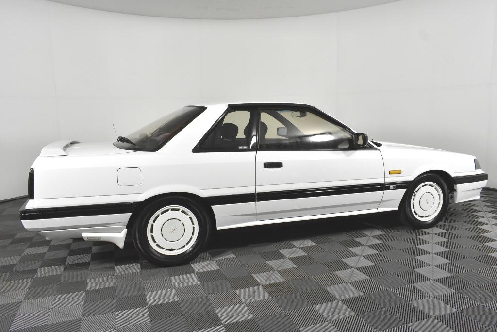 1987 Nissan Skyline GTS-X Coupe white unrestored Australia (8).jpg