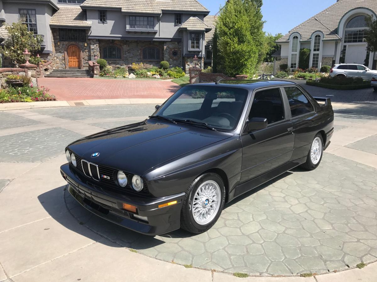 1988 BMW M3 E30 Diamond Black Metallic restored (1).jpg