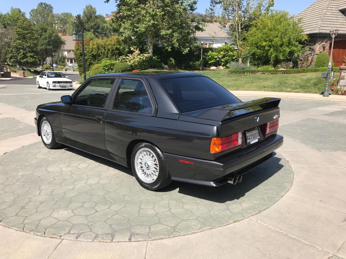 1988 BMW M3 E30 Diamond Black Metallic restored (10).jpg