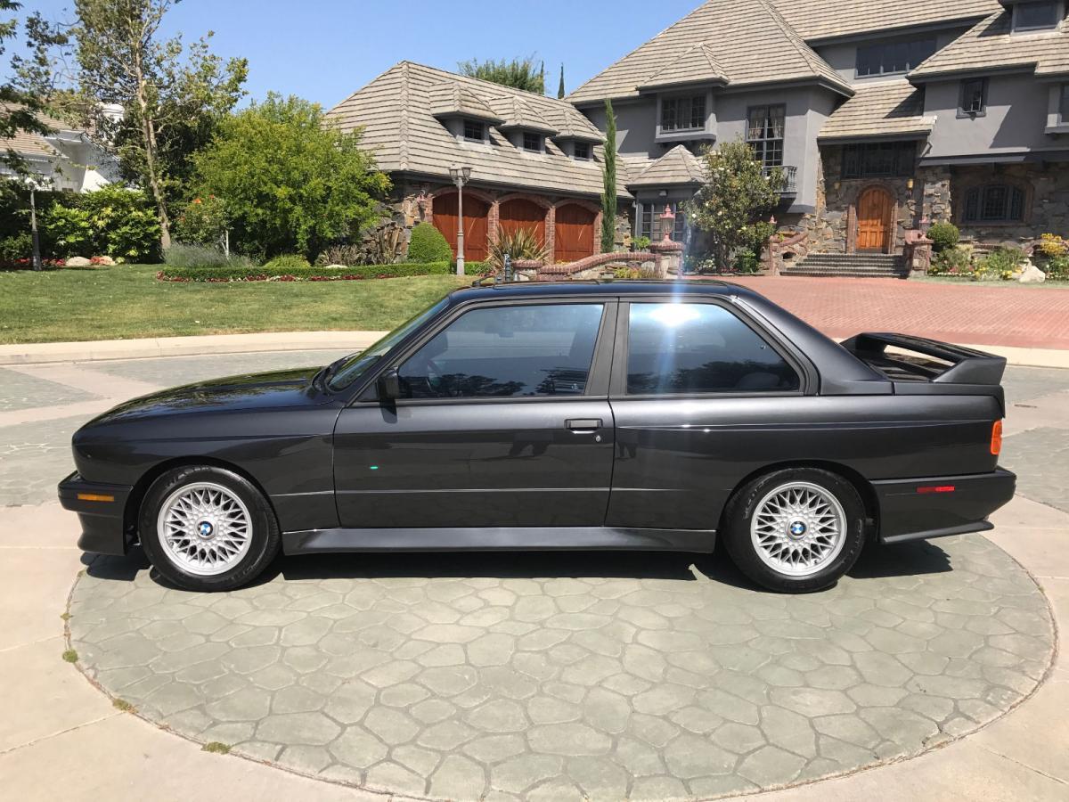 1988 BMW M3 E30 Diamond Black Metallic restored (11).jpg