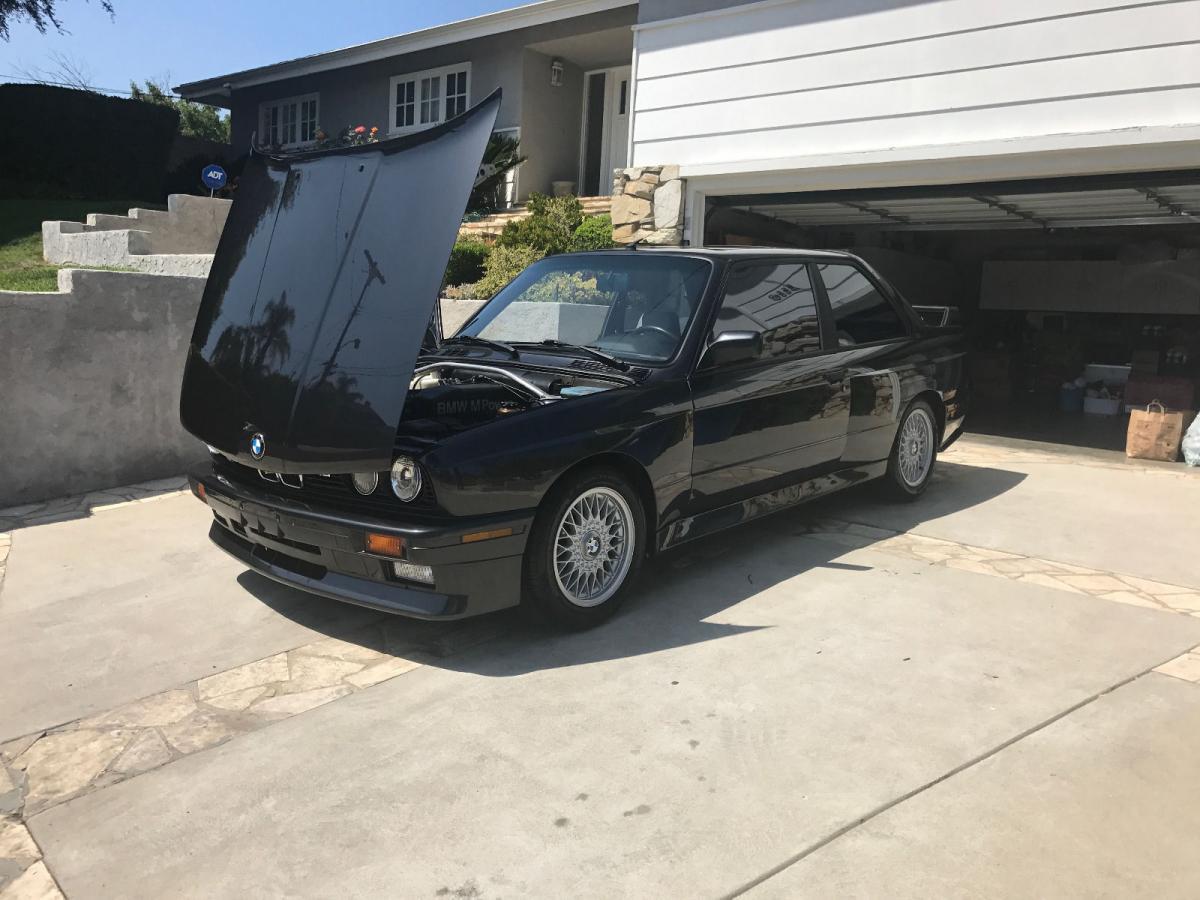 1988 BMW M3 E30 Diamond Black Metallic restored (13).jpg