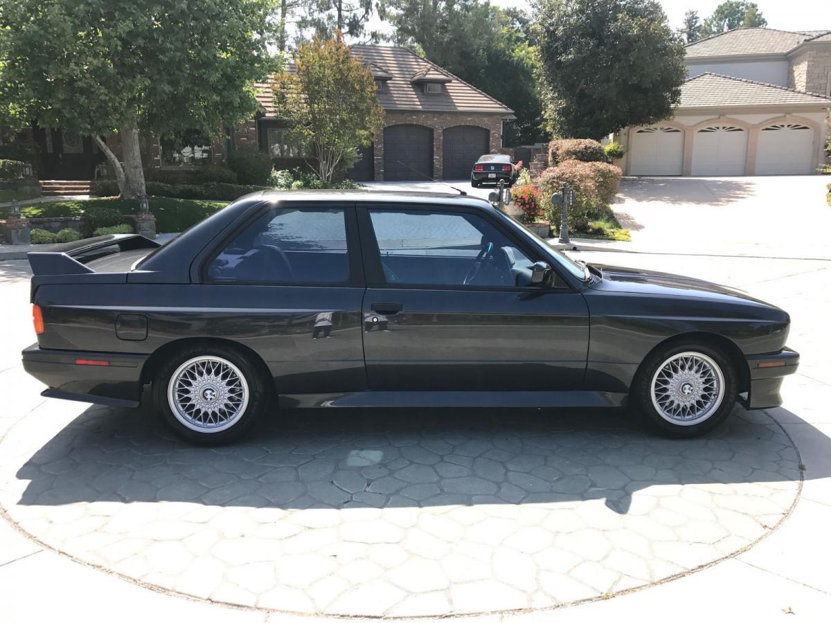 1988 BMW M3 E30 Diamond Black Metallic restored (14).jpg