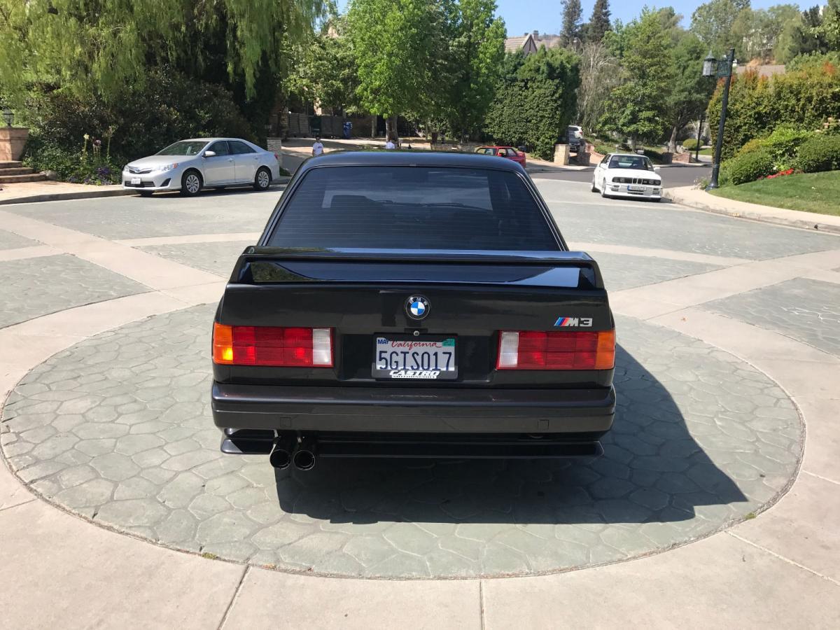 1988 BMW M3 E30 Diamond Black Metallic restored (3).jpg