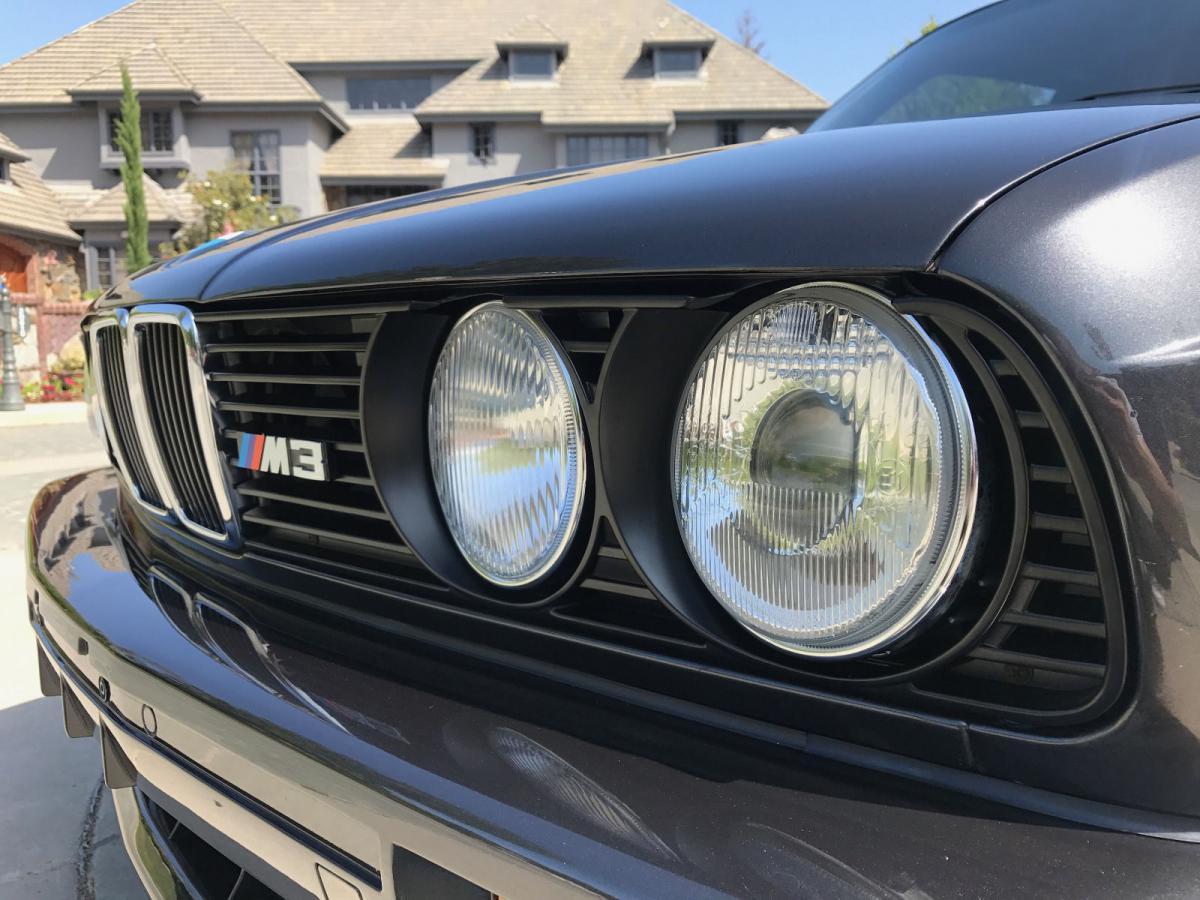 1988 BMW M3 E30 Diamond Black Metallic restored (5).jpg