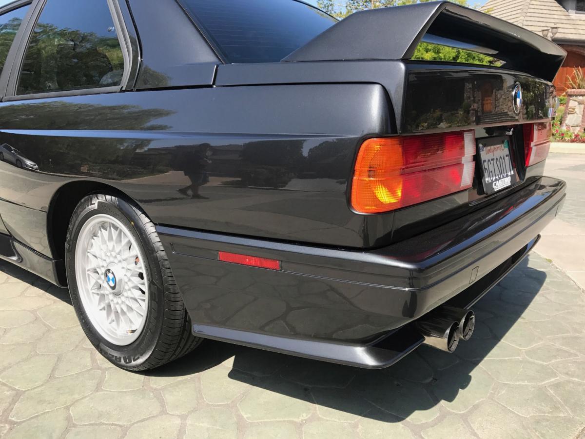 1988 BMW M3 E30 Diamond Black Metallic restored (8).jpg