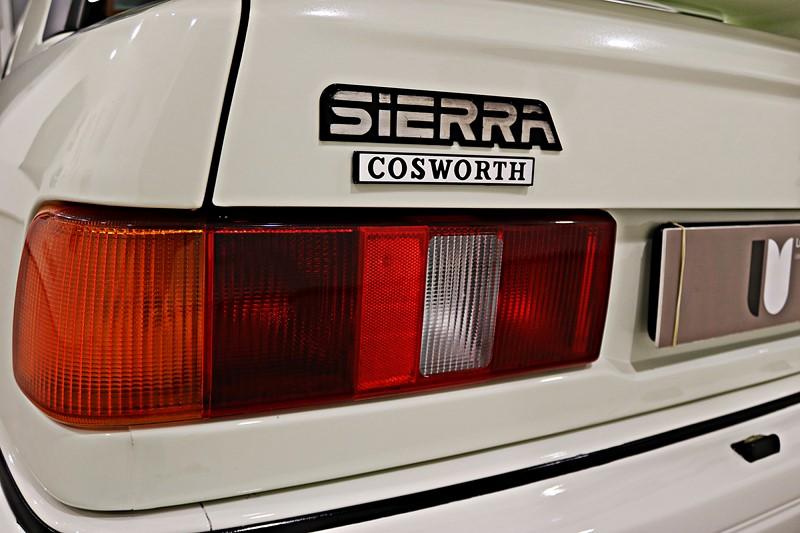 1988 Ford Sierra Cosworth Sapphire Turbo White (14).jpg