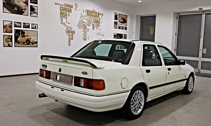 1988 Ford Sierra Cosworth Sapphire Turbo White (3).jpg