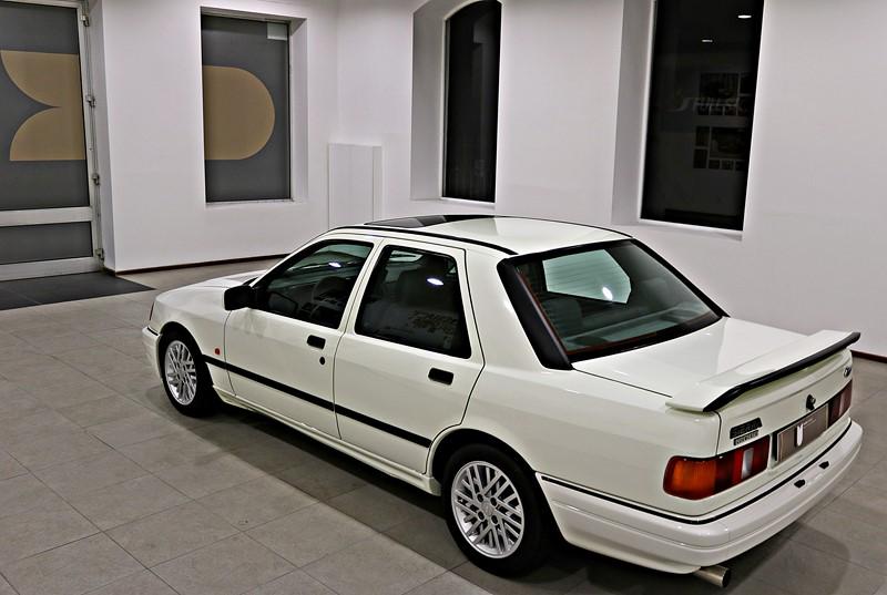 1988 Ford Sierra Cosworth Sapphire Turbo White (6).jpg