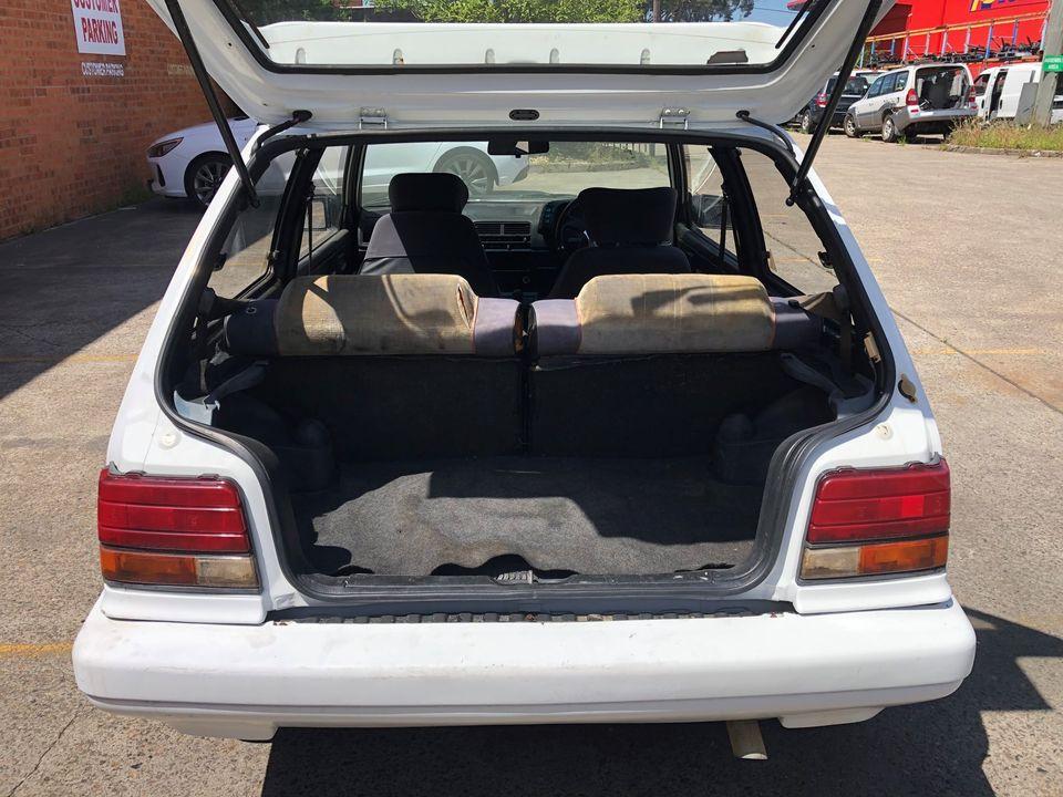 1988 Suzuki Swift GTI Mk1 white Australia (2).jpg