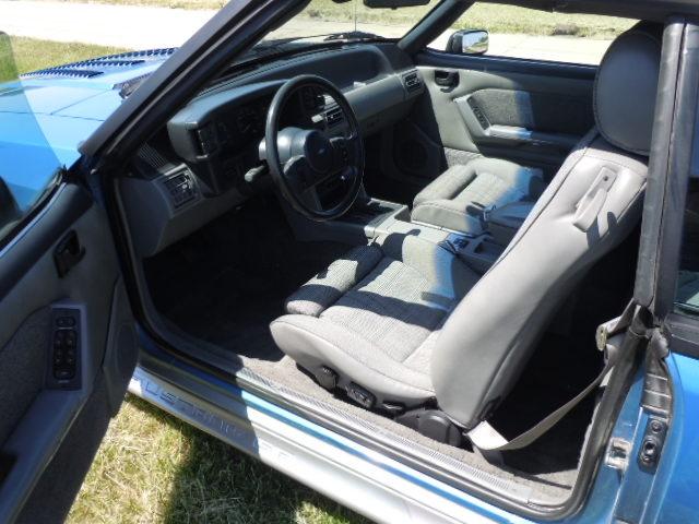 1989 Ford mustang GT Front seats and steering wheel.jpeg