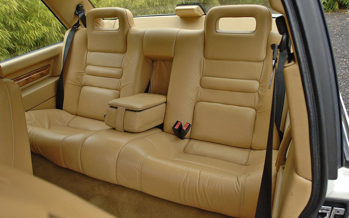 1989 Volvo 780 Bertonie Coupe z beige interior images (18).jpg