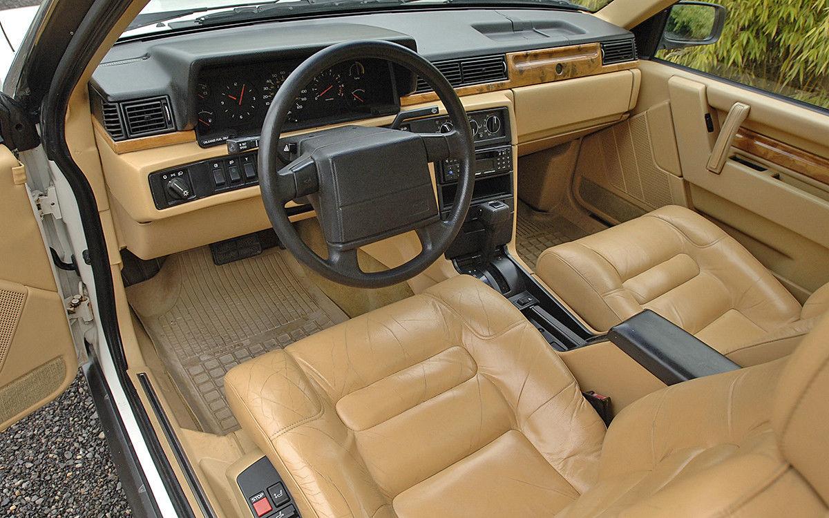 1989 Volvo 780 Bertonie Coupe z beige interior images (19).jpg