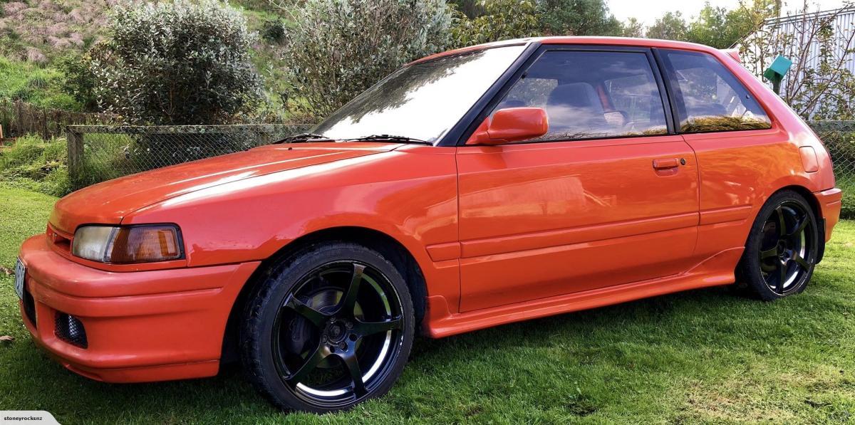1990 Mazda Familia 323 GTX Turbo hatch white repainted red images (1).jpg