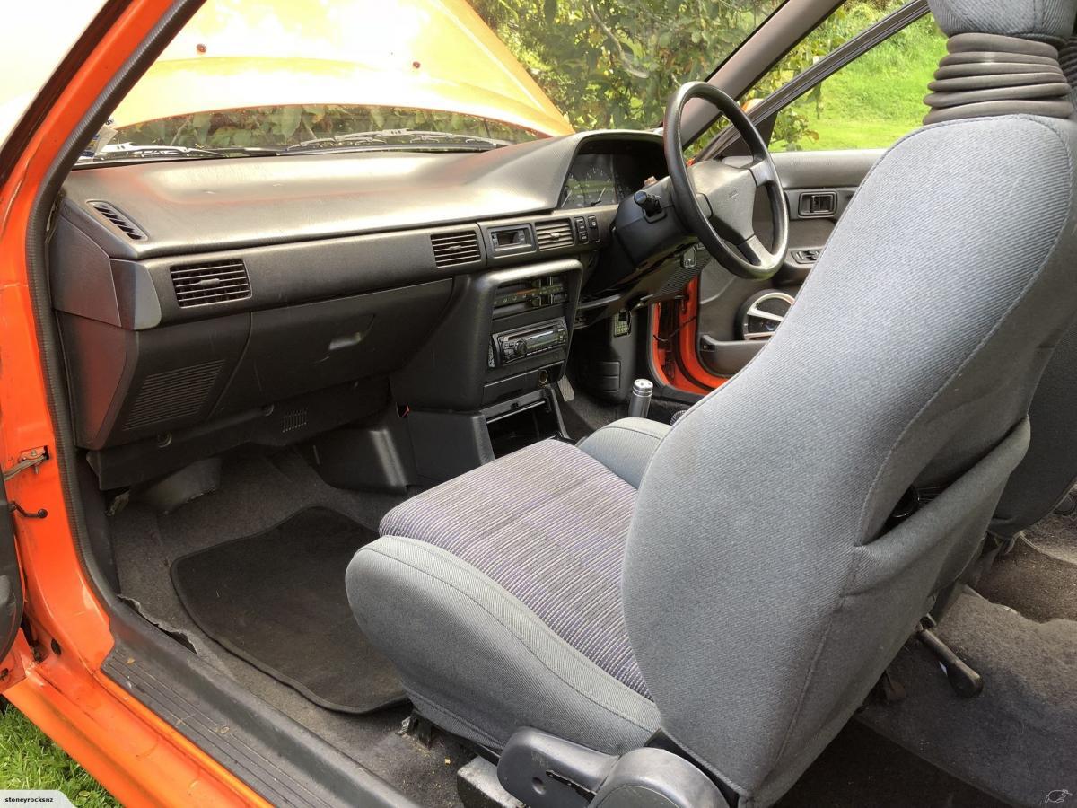 1990 Mazda Familia 323 GTX Turbo hatch white repainted red images (12).jpg