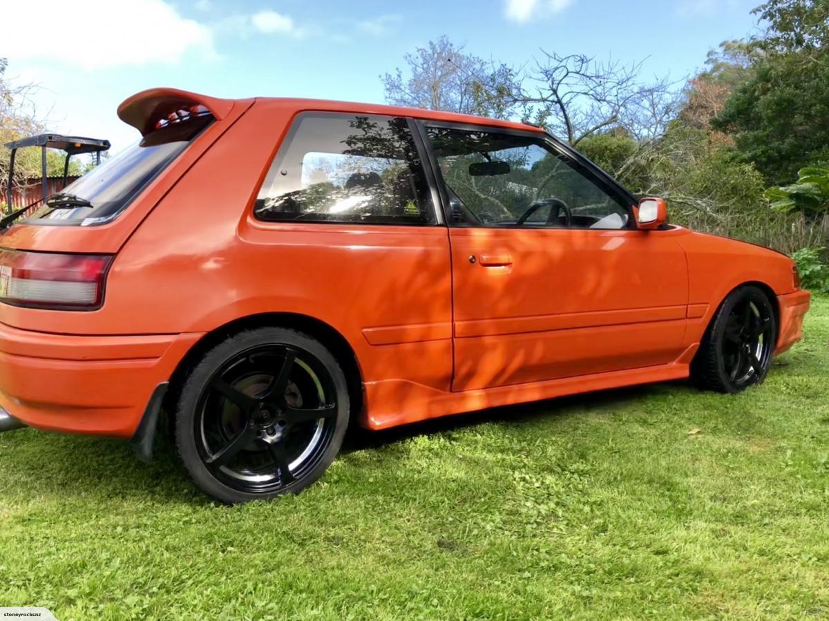 1990 Mazda Familia 323 GTX Turbo hatch white repainted red images (5).jpg
