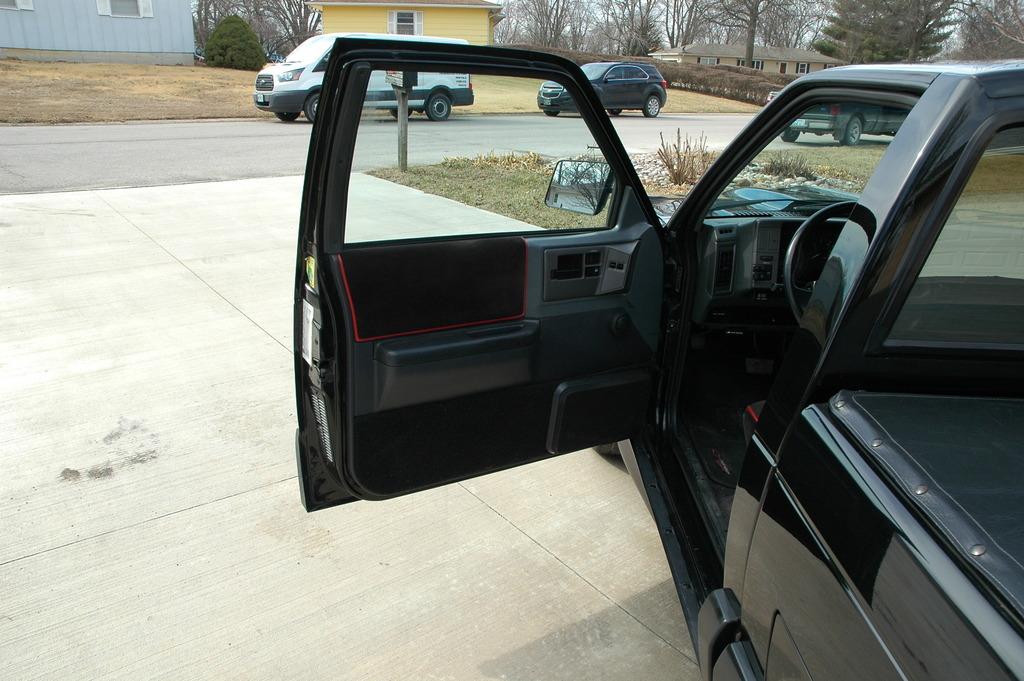 1991 Black GMC Syclone pickup number 92 (12).jpg