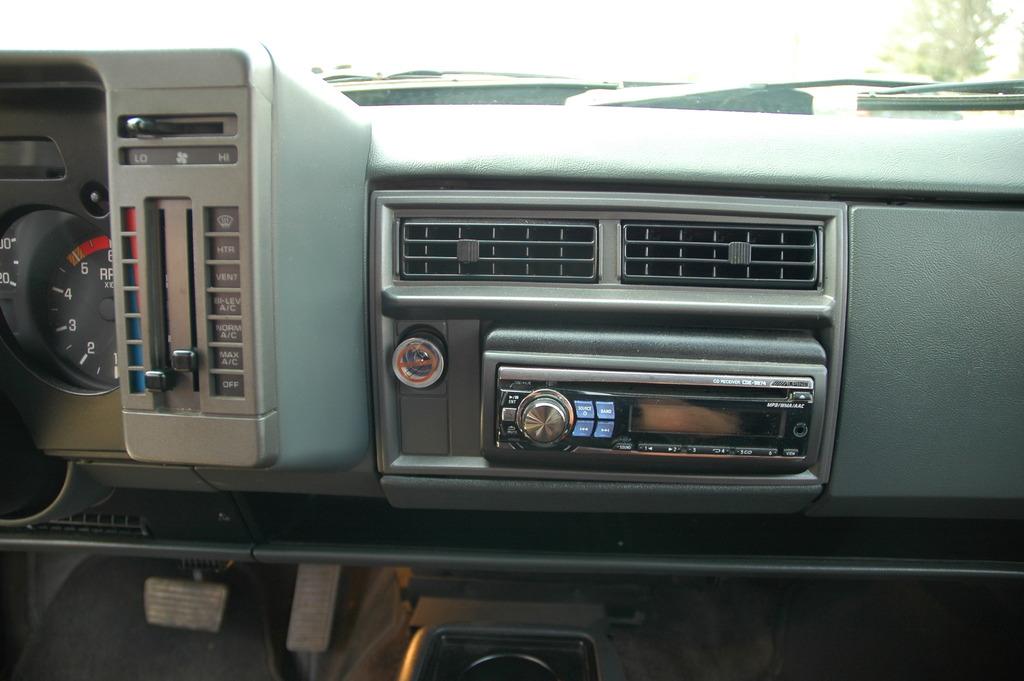 1991 Black GMC Syclone pickup number 92 (16).jpg