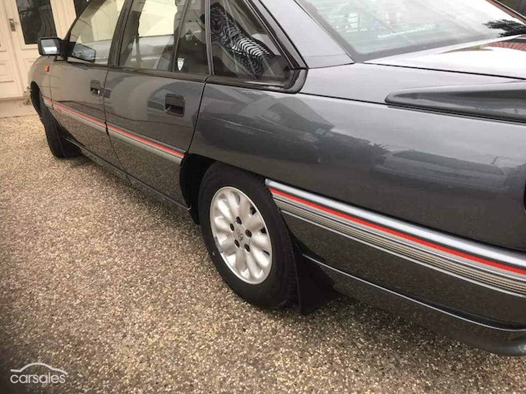 1991 Grey metallic VN SS Commodore exterior images (4).png