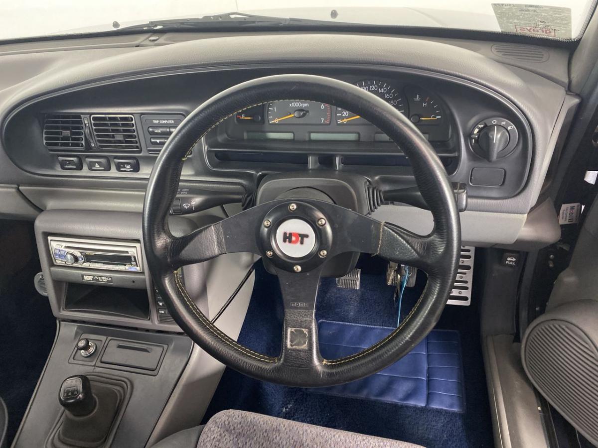 1991 VN Commodore HDT Aero V8 sedan images Blue (12).jpg