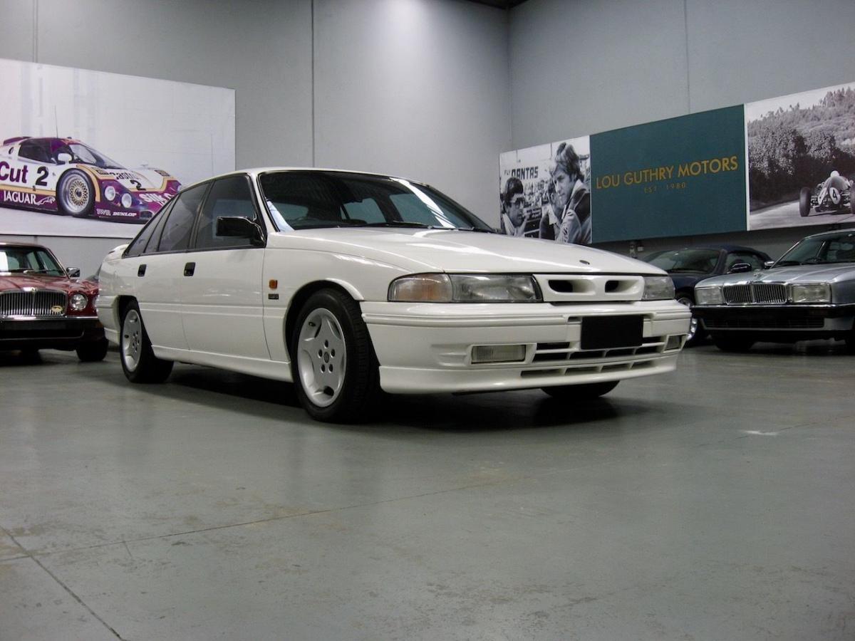 1992 HSV VP Clubsport in Alaskan White build number 209  (1).jpg