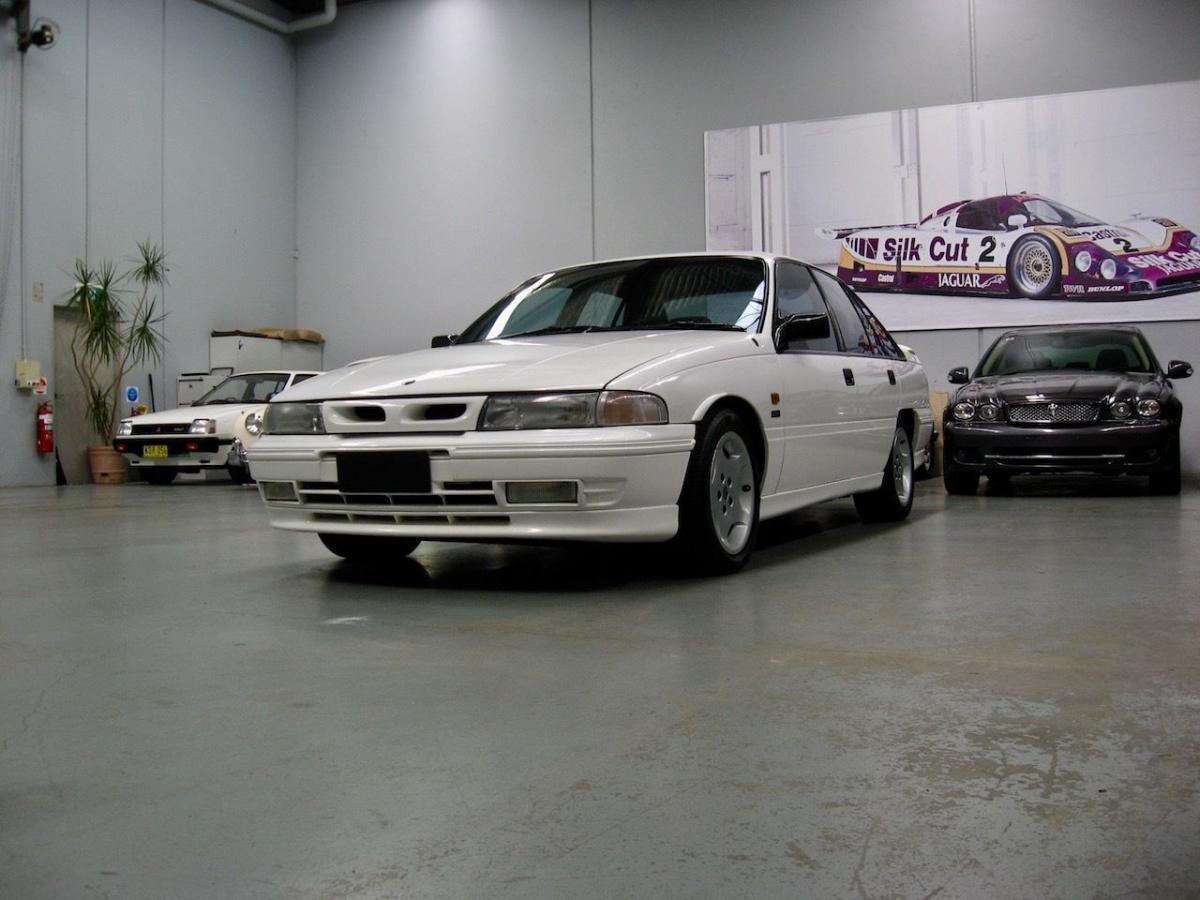 1992 HSV VP Clubsport in Alaskan White build number 209  (3).jpg