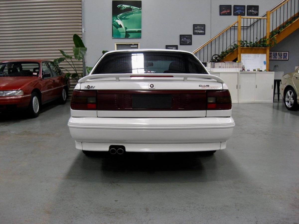 1992 HSV VP Clubsport in Alaskan White build number 209  (5).jpg