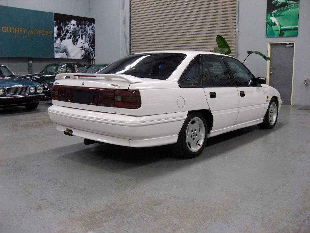 1992 HSV VP Clubsport in Alaskan White build number 209  (6).jpg