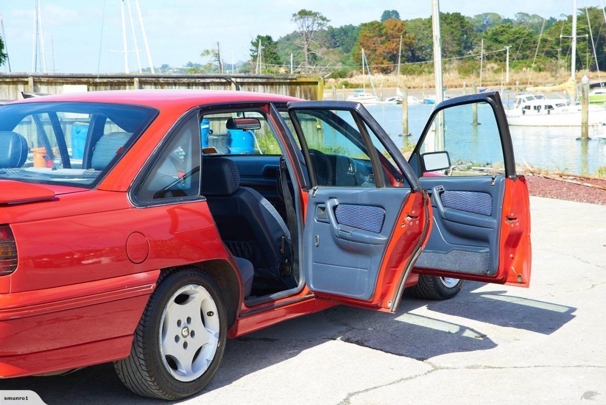 1992 Red VP HSV Clubsport exterior images New Zealand (2).jpg