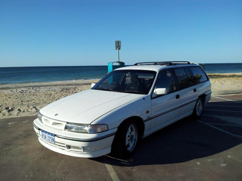 1992 VP Sport wagon HSV white number 39 (3).jpg