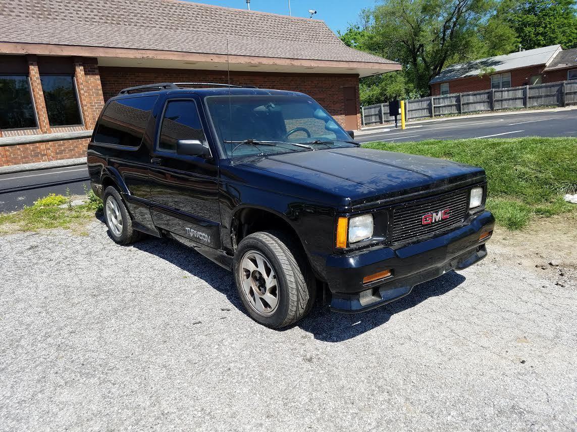 1993 GMC Tyohoon Black images restoration project (5).jpg