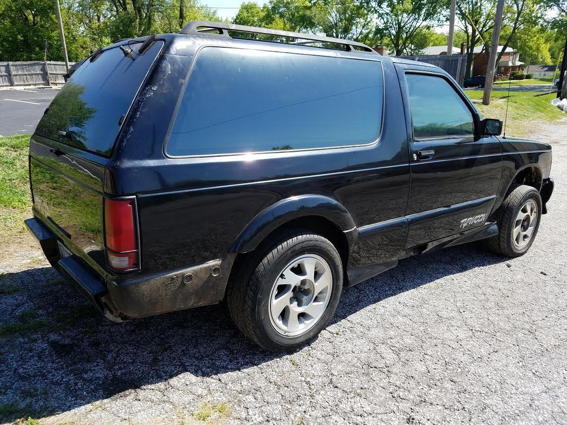 1993 GMC Tyohoon Black images restoration project (6).jpg