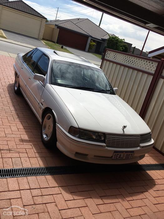 1993 Statesman 5000i HSV white number 084 (1).jpg