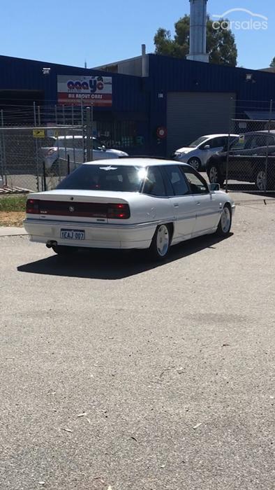 1993 Statesman 5000i HSV white number 084 (2).jpg