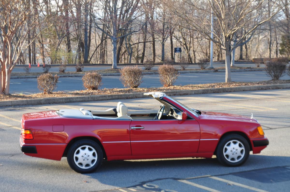 1993 W124 Mercedes 300CE Cabriolet Red paint images 2018 (9).jpg