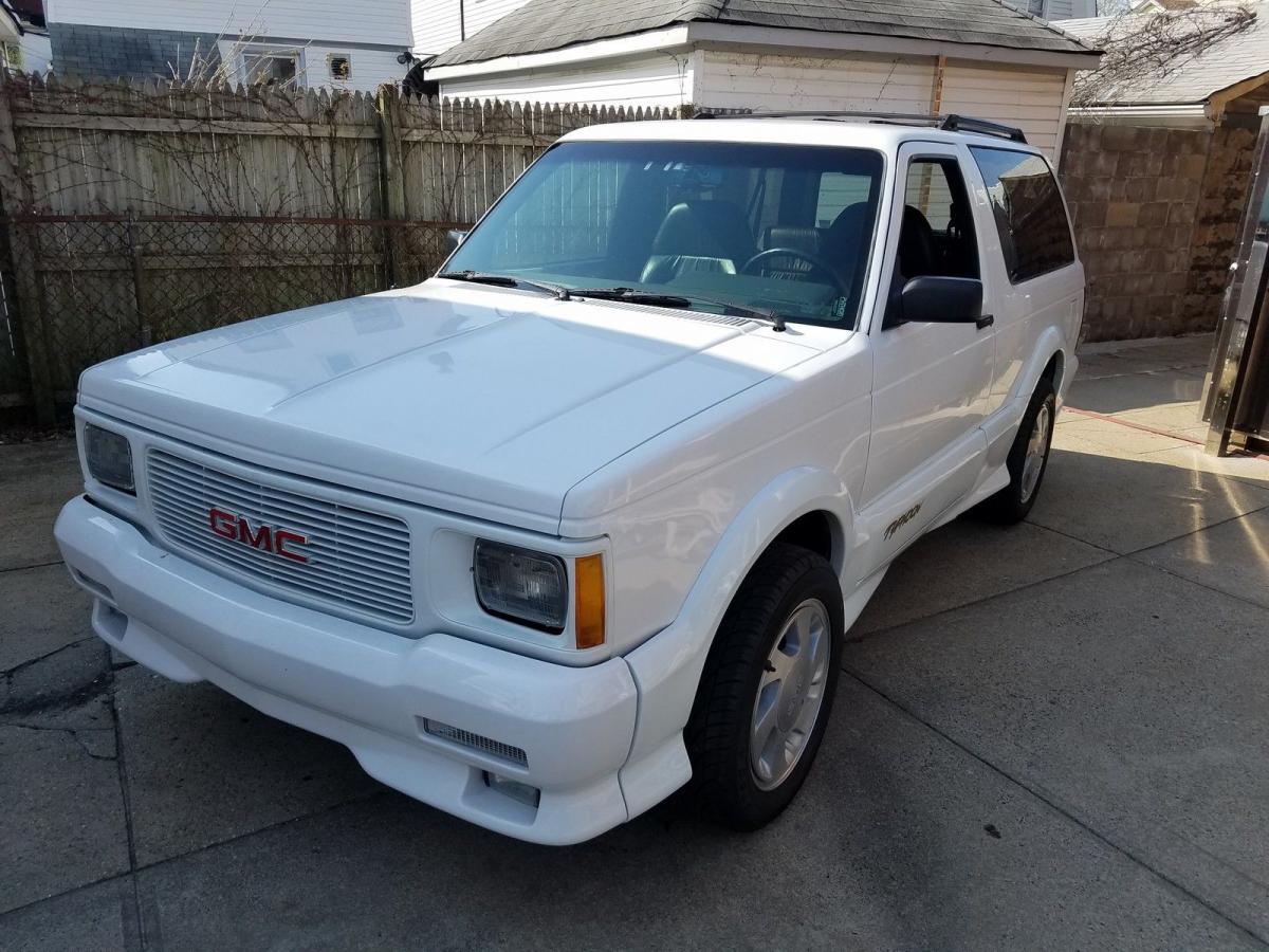 1993 White GMC Typhoon SUV Turbo images (5).jpg