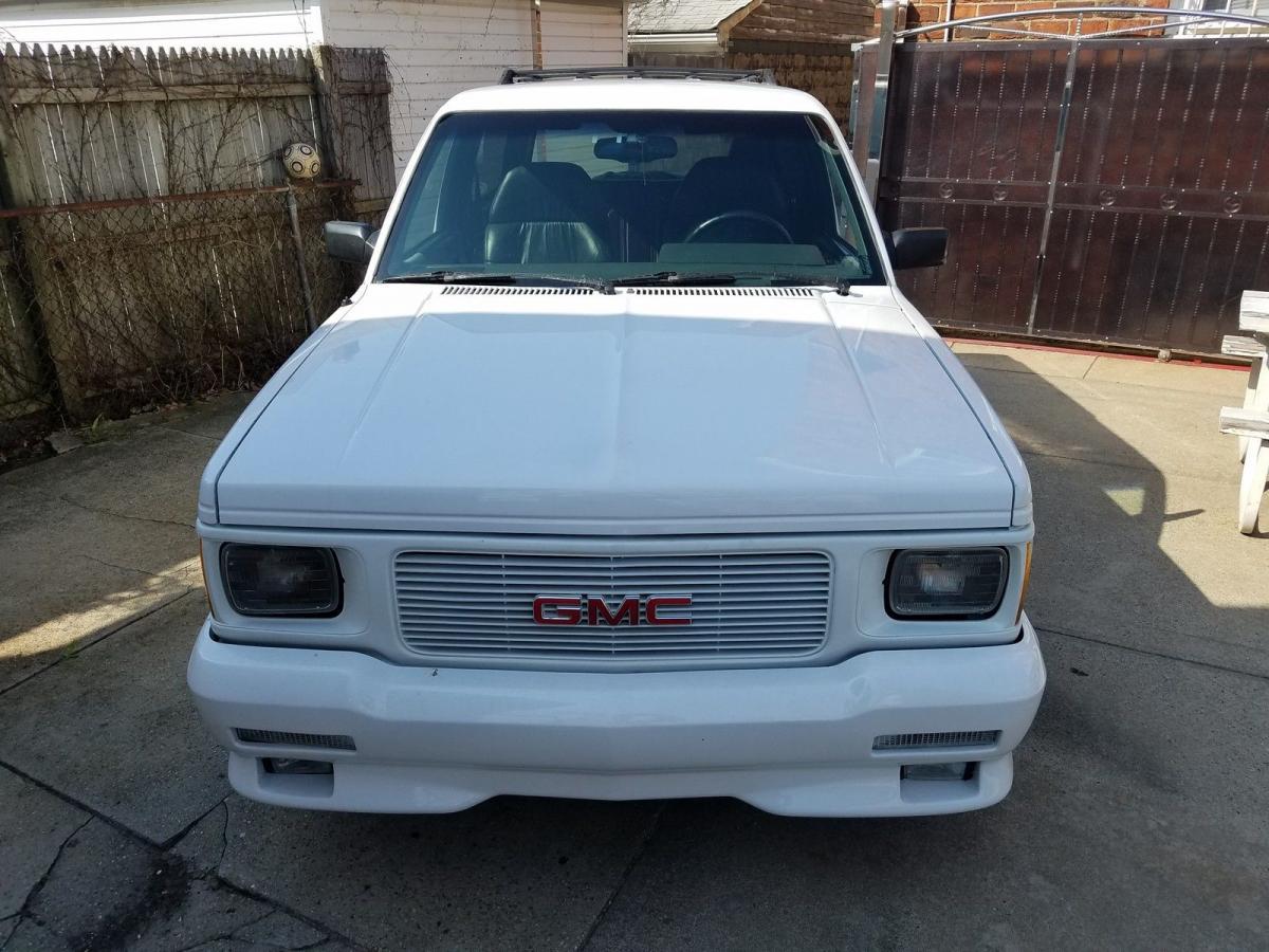 1993 White GMC Typhoon SUV Turbo images (6).jpg