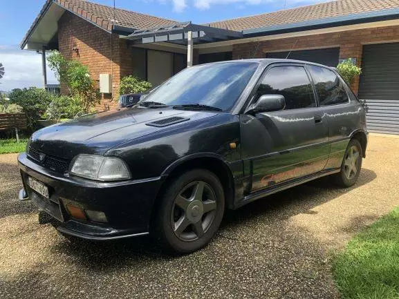 1994 Daihatsu Charade De Tomaso GTi black (4).png