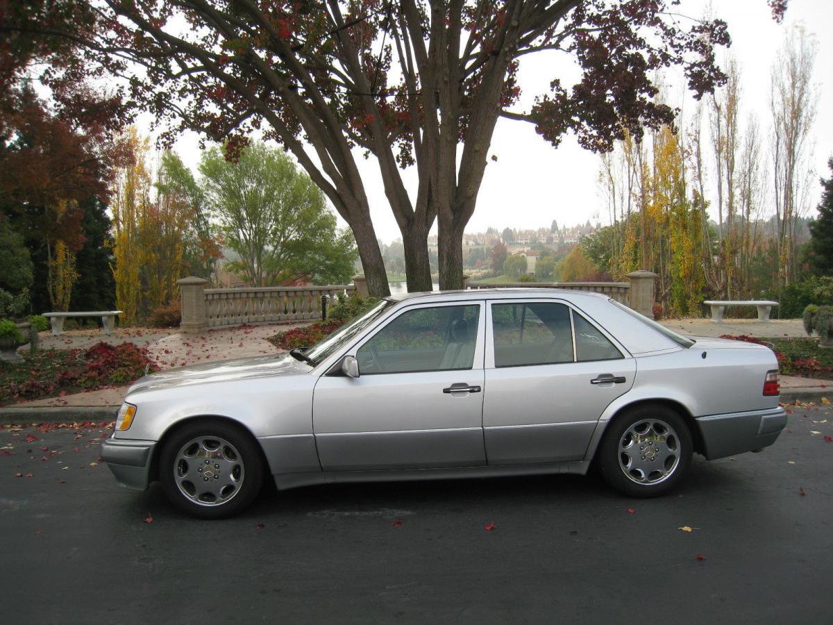 1994 Mercedes W124 500E silver metallic USA (1).jpg