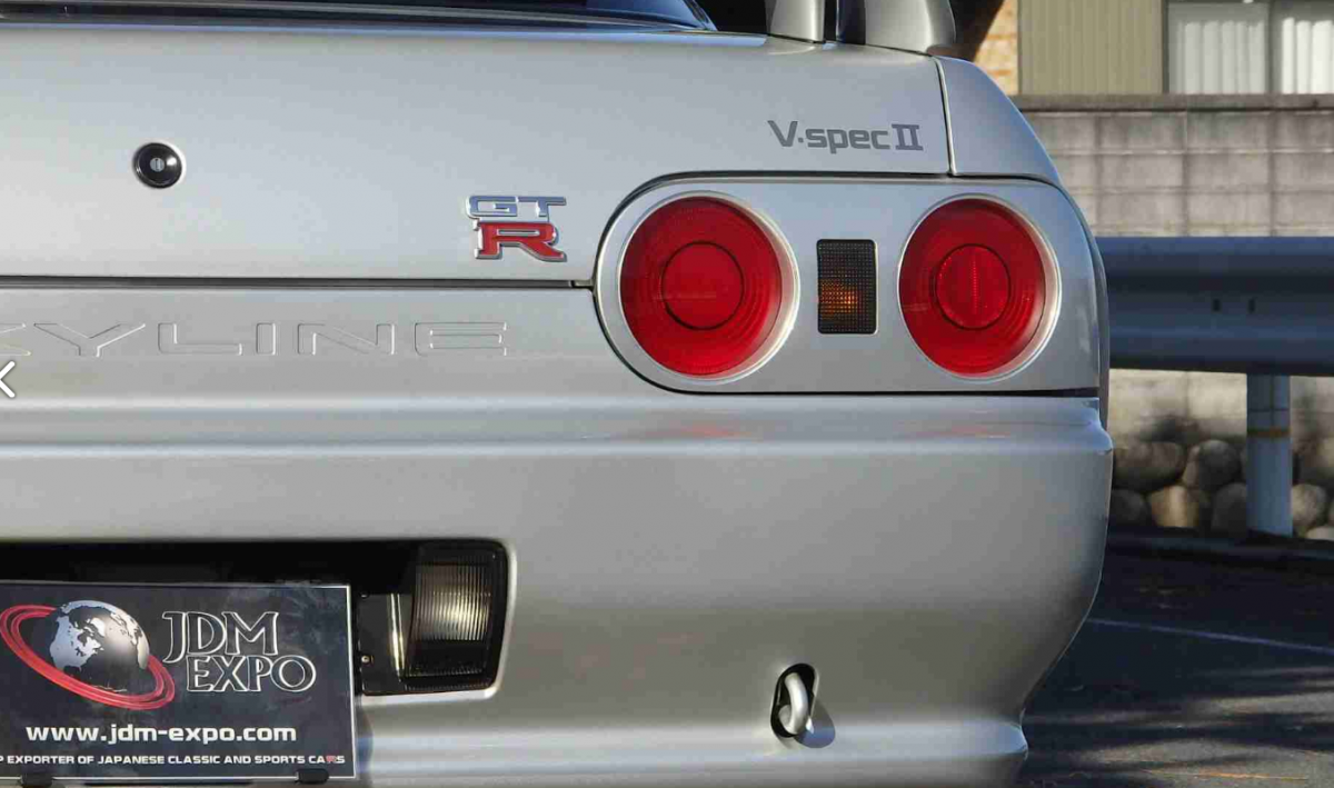 1994 R32 V-Spec II GTR Spark Silver Metallic exterior images Classic Register (4).png