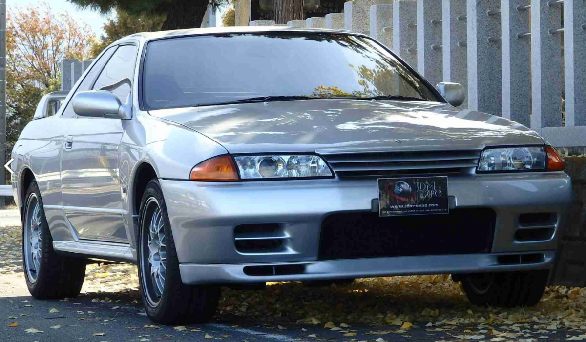 1994 R32 V-Spec II GTR Spark Silver Metallic exterior images Classic Register (5).png