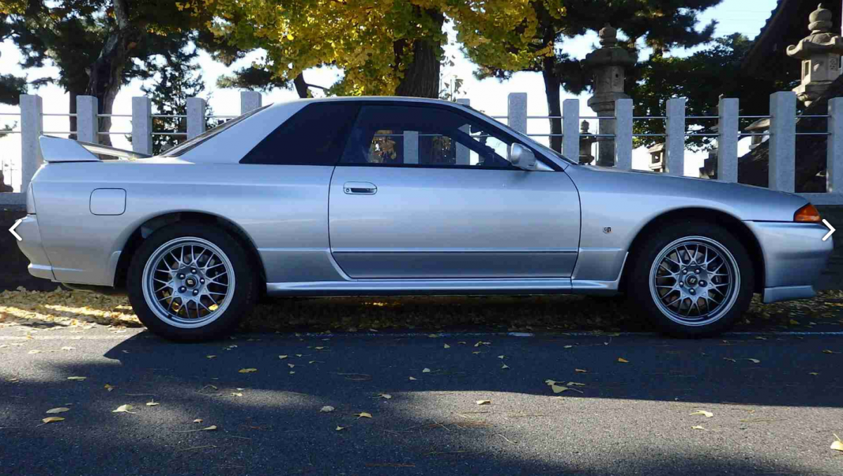 1994 R32 V-Spec II GTR Spark Silver Metallic exterior images Classic Register (9).png