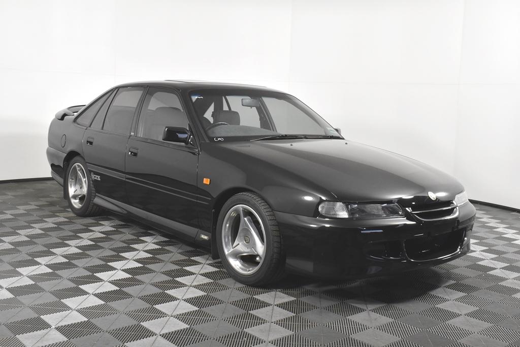 1995 Black HSV VS GTS manual sedan australia images (2).jpg