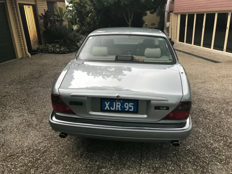 1995 Jaguar XJR (X306) 6 cylinder blue images RHD Australia (1).png