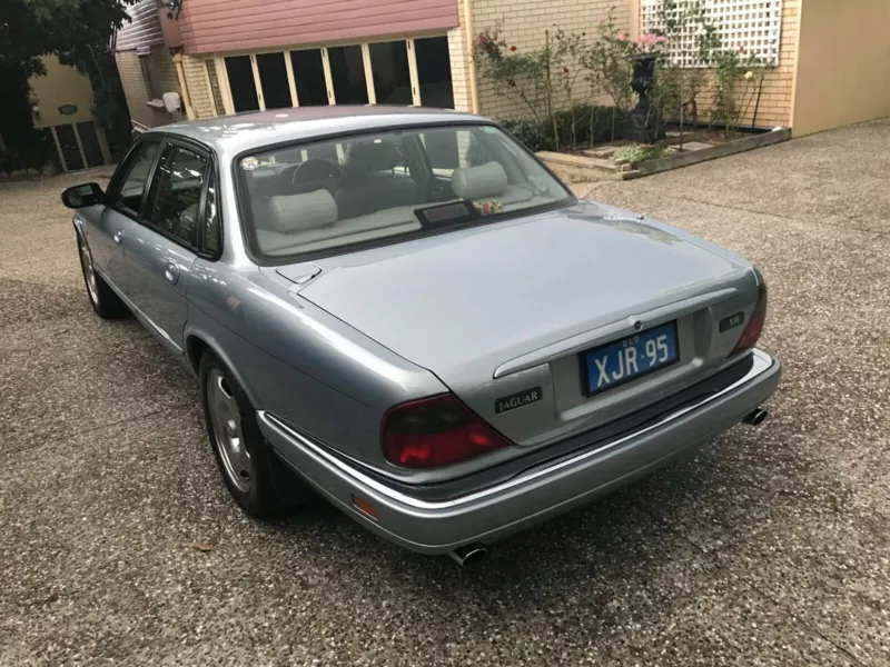 1995 Jaguar XJR (X306) 6 cylinder blue images RHD Australia (10).png