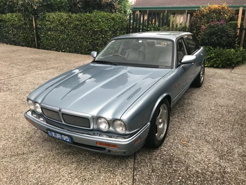 1995 Jaguar XJR (X306) 6 cylinder blue images RHD Australia (13).png